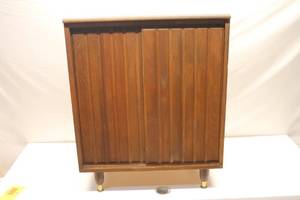 lot 421 image: Vintage Wooden Sliding Door Cabinet with Shelves
