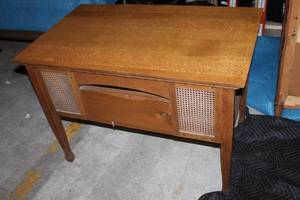 lot 436 image: Vintage Wooden Desk with Woven Rattan Panels