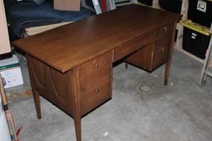 lot 437 image: Vintage Wooden Office Desk with Drawers