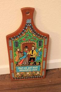 lot 471 image: Vintage Scandinavian Folk Art Decorative Cutting Board