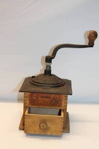 lot 478 image: Vintage Colonial Coffee Mill Hand Crank Grinder