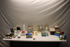 lot 481 image: Lot of Assorted Avon Collectible Items