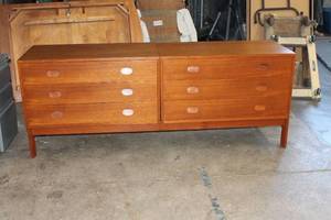 lot A-490 image: Mid-Century Modern Teak Double Dresser