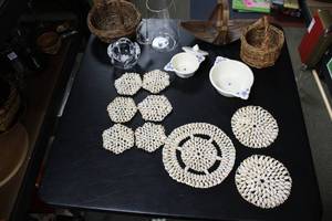 lot 375 image: Lot of Assorted Decorative Items, Baskets, and Tableware