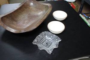 lot 380 image: Lot of Decorative Crystal Bowls and Vintage Metal Serving Tray