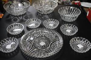 lot 381 image: Collection of 10 Crystal Bowls and Plate