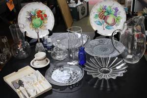 lot 382 image: Assorted Vintage Glassware and China Lot