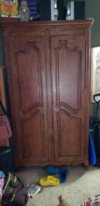 Elegant wood cabinet