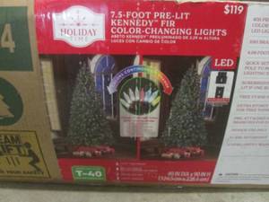 (EC1) 7.5 Foot Pre-Lit Kennedy Fir ...