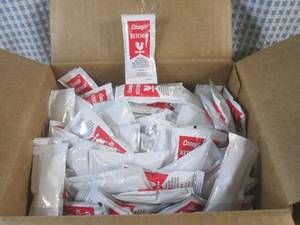 (B-2) 400 Pouches of Ketchup 2 Boxe...