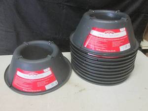 (BR1) 11 Fresh-Cut Tree Stands - Ne...