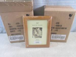 (CS) 12 New 5 x 7 Honey Oak Photo...