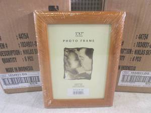 (CS) 12 New 5 x 7 Honey Oak Photo...