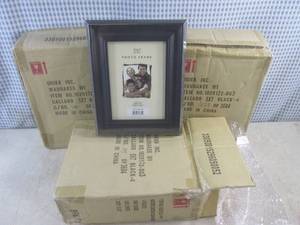 (CS) 12 New 5 x 7 Photo Frames wi...