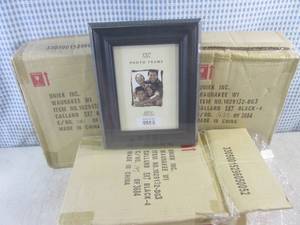 (BS) 12 New 5 x 7 Photo Frames wi...