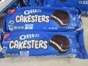 (B-2) 12 Packs of Oreo Cakesters Pa...
