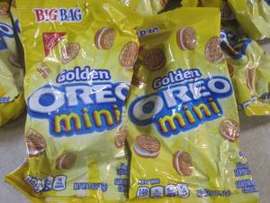 (B-2) 12 Bags of Golden Oreo Mini C...