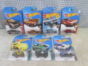 (EC1) Assorted Hot Wheels in Packag...