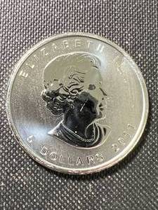 2011 CANADIAN MAPLE LEAF 1 TROY OZ .9999 FINE SILVER