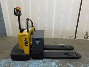 lot 8 image: Yale MPE060 Walkie Rider Electric Pallet Jack