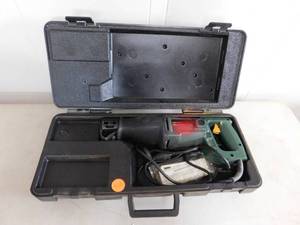 lot 13 image: Black & Decker Cut Saw