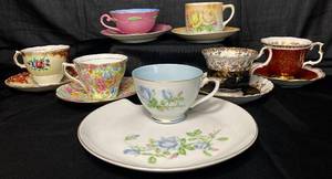 lot 71 image: Collection of 7 Teacups and Saucers plus Teacup and Serving Plate