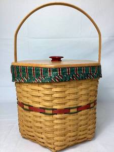 lot 13 image: Longaberger Hexagon Shaped Basket with plastic insert and liner