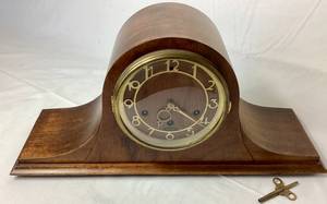 lot 63 image: Vintage Art Deco Seth Thomas Mantle Clock with Key