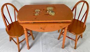 lot 78 image: Antique Childrens Table and 2 Chairs