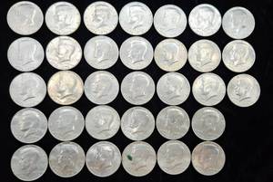 lot 103 image: 33 1776-1976 Bicentennial Kennedy Half Dollars