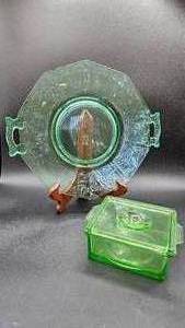 lot 25 image: Vintage Hazel Atlas Uranium Glass Refrigerator Box and Uranium Octagonal Glass Platter with Handles