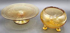 lot 15 image: Vintage Viking Glass Amber 3 Footed Rose Bowl and Amber Pedestal Tray