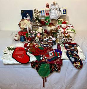 lot 61 image: Christmas Decor and More