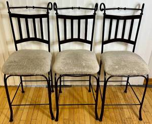 lot 98 image: Metal Bar Stools 18 x 18 x 45 Seating Height 24