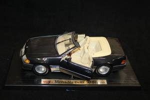 lot 1605 image: Maisto 1989 Mercedes Benz 500SL Diecast Metal Collectible 118 Scale