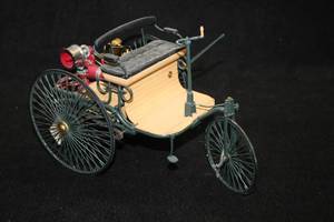 lot 1616 image: 1886 Mercedes Benz Motorwagon Diecast Collectible 18 Scale