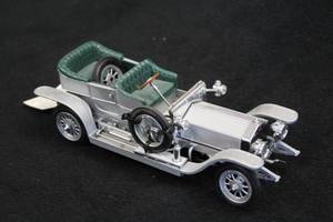 lot 1624 image: 1907 Rolls Royce Silver Ghost Diecast Metal Collectible 124 Scale