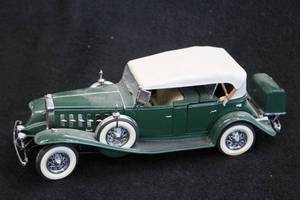 lot 1625 image: 1938 Cadillac V-16 Diecast Metal Collectible 124 Scale