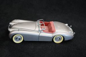 lot 1630 image: 1949 Jaguar XK120 Diecast Metal Collectible 124 Scale