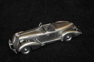 lot 1644 image: Danbury Mint 1935 Auburn 851 Speedster Pewter Collectible 6