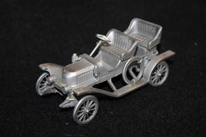 lot 1650 image: Danbury Mint 1909 Stanley Steamer Pewter Collectible 4