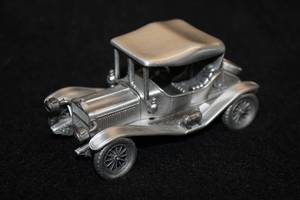 lot 1651 image: Danbury Mint 1911 Maxwell Roadster Pewter Collectible 3-12