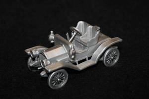 lot 1655 image: Danbury Mint 1911 Buick Pewter Collectible 3