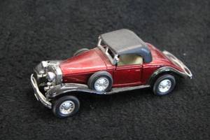 lot 1666 image: 1931 Mercedez Benz Diecast Metal Collectible 143 Scale
