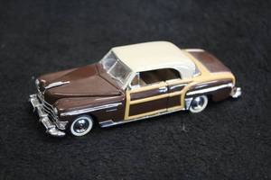 lot 1664 image: 1950 Town & Country Diecast Metal Collectible 143 Scale