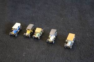 lot 1682 image: Lot of (5) Collectible Vintage Era Cars 2-12x1x1-14