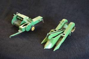 lot 1686 image: Lot of (2) John Deere Attachments Diecast Metal Collectibles