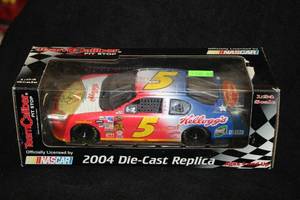lot 1699 image: Team Caliber 2004 #5 Kelloggs Diecast Metal Replica 124 Scale (in original box)
