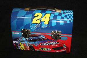 lot 1736 image: #24 Jeff Gordon Collectors Lunch Box