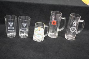 lot 1820 image: Lot of (5) Assorted Collectors Mugs and Glasses - Hamburg Tor Zur Welt, Addison Oktoberfest 2003, Addison Oktoberfest 2005, BJs Restaurant Brewhouse Fathers Day 2012